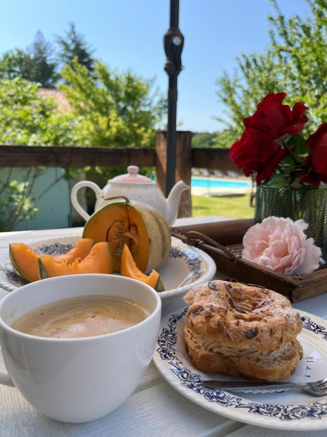 La Colline De Tilleul - Les Deux Puits - Cosy Cottage With Swimming Pool Near Aubeterre Saint-Romain  Exterior foto