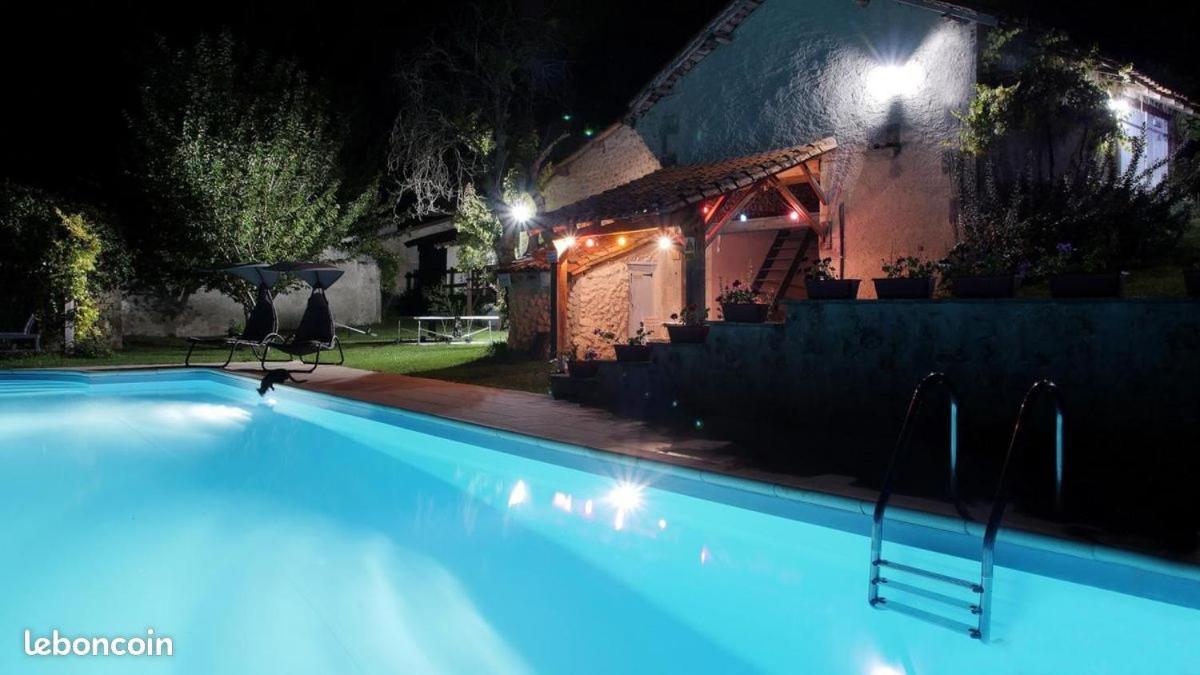 La Colline De Tilleul - Les Deux Puits - Cosy Cottage With Swimming Pool Near Aubeterre Saint-Romain  Exterior foto