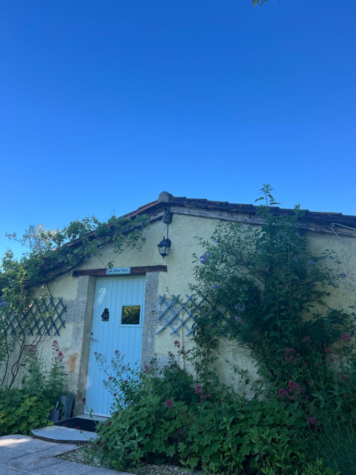 La Colline De Tilleul - Les Deux Puits - Cosy Cottage With Swimming Pool Near Aubeterre Saint-Romain  Exterior foto
